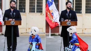 El nene disfrazado de Spiderman que se robó la atención en un acto político de Chile