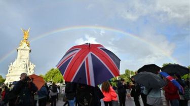 ¡Un arcoiris! La imagen viral del día que murió la reina Isabel II